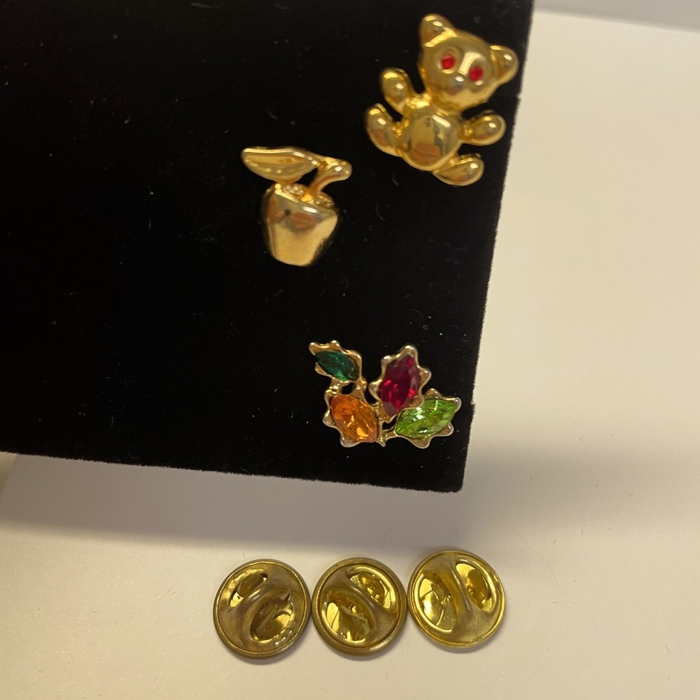 Scatter pins!  Sweetest ever!